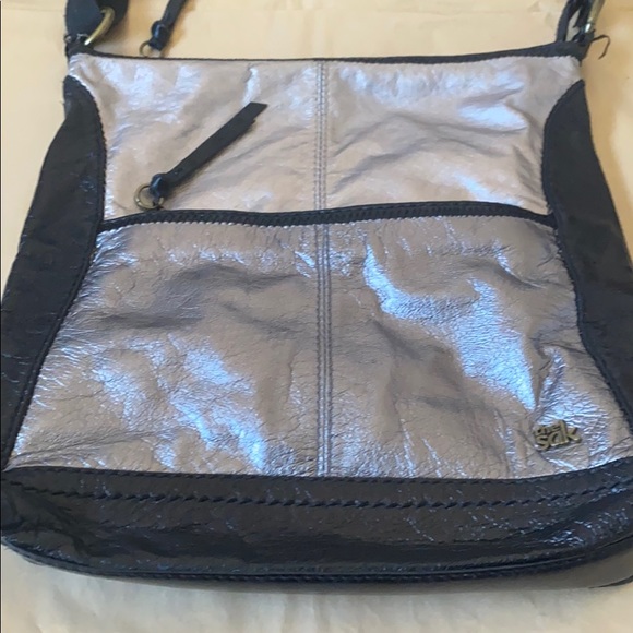 22:07 - The Sak Leather Crossbody Bag - Picture 2 of 16